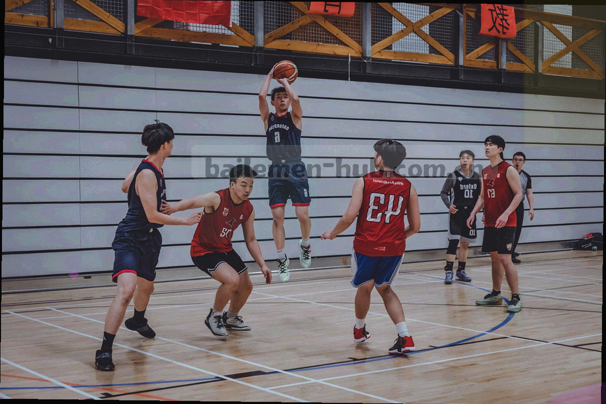 墨绿绒面上叠加发光的细线与同心圆环抽象纹理